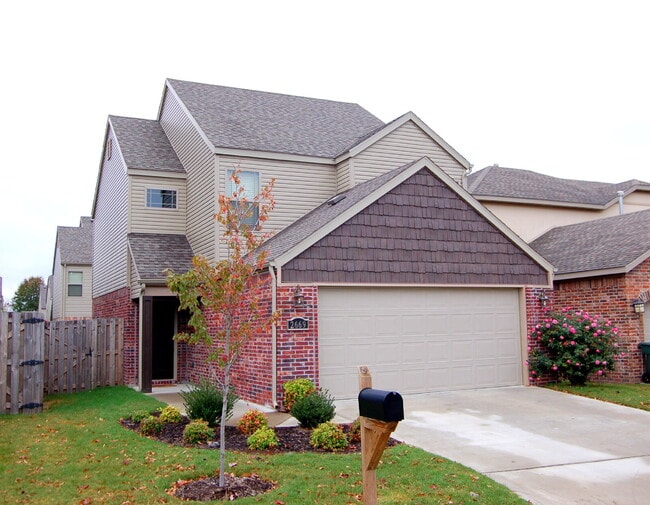Building Photo - Clean and fresh near Washington Regional Hospital and the Bike Trail! To schedule your own showin...