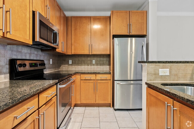 1BR, 1BA - 872 SF