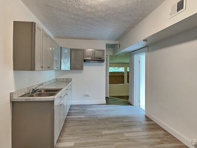 Photo - 7345 Linda Dr