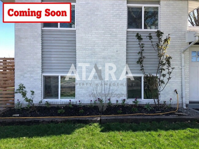 Building Photo - 3213 Rushton Ln