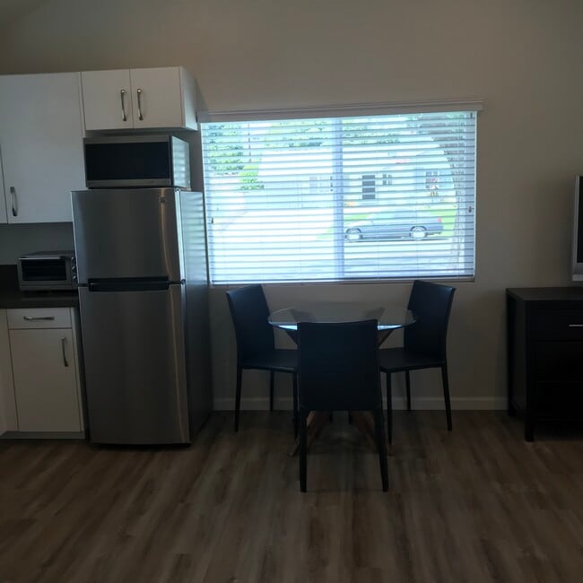 Photo - 5306 Lehigh St Unidad Studio