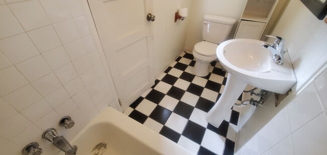Photo - 3 & 4 Bedroom Units Just Steps from WWU Unit #B