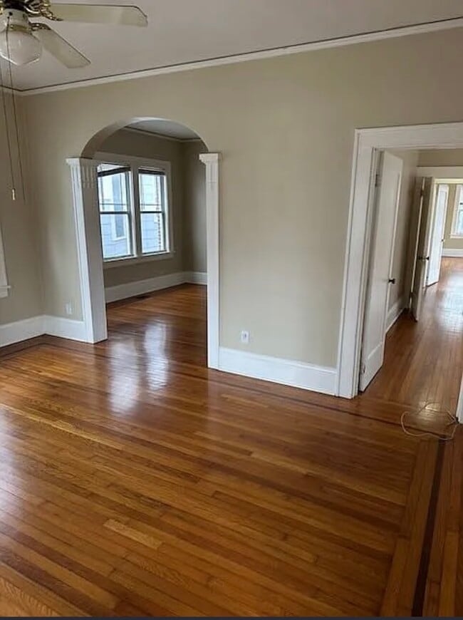 Photo - 2053 College Cir N