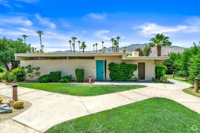 Building Photo - 215 Desert Lakes Dr Rental