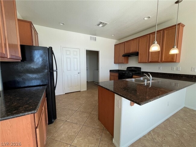 Photo - 10662 Summerbell St
