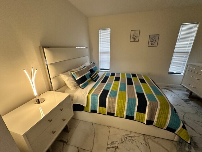 Photo - 188 Boundary Blvd