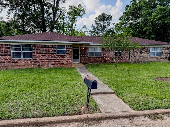 Photo - 109 Lakeway Dr