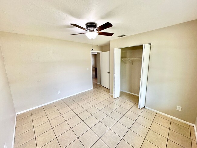 Photo - 4737 25th Pl SW Unidad #1