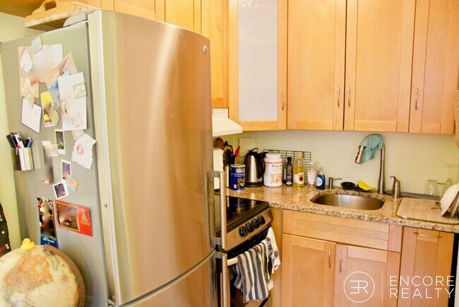 Photo - 20 Concord Sq Unit 5