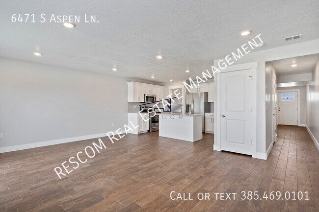 Photo - 6471 S Aspen Ln