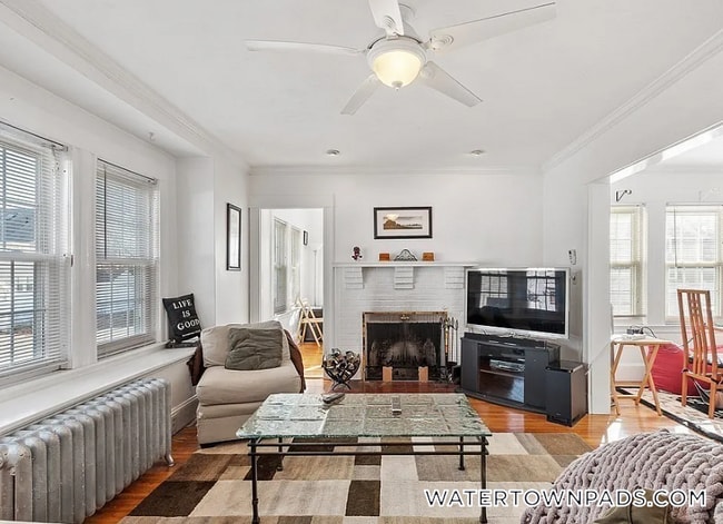 Photo - 19 Pond St