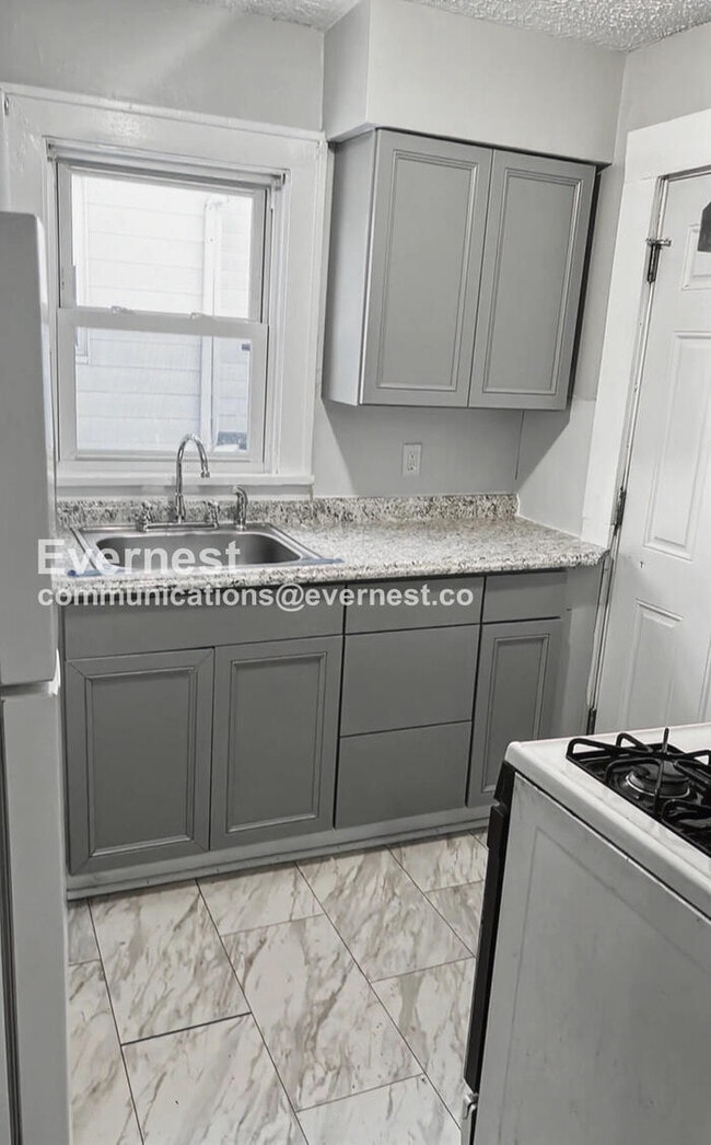 Photo - 1093 Georgia Ave