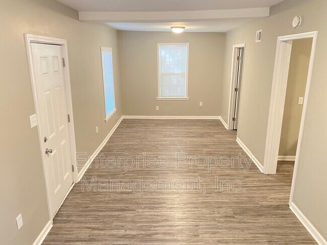 Photo - 1113 North Pkwy