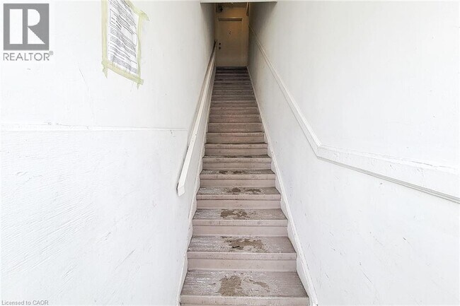 Photo - 340 Barton St E Unit 1
