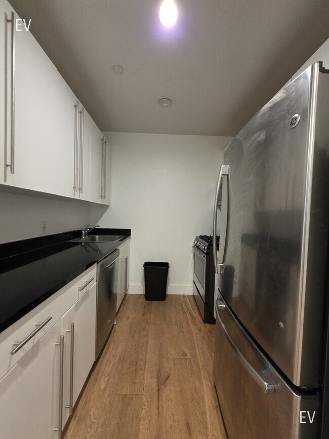 Photo - 50 Murray-ev09 Unit ev09