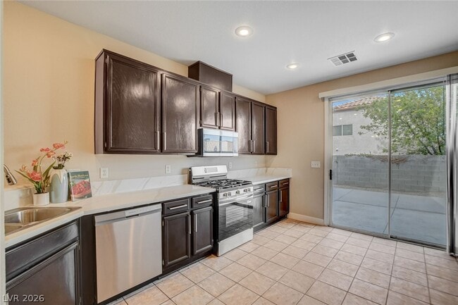 3962 Coyote Ridge Ct