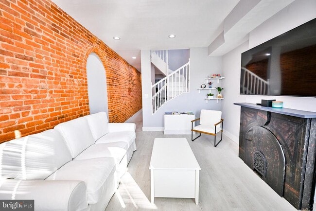 Photo - 1015 Riverside Ave