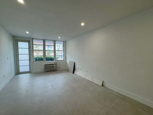 Photo - 300 74th St