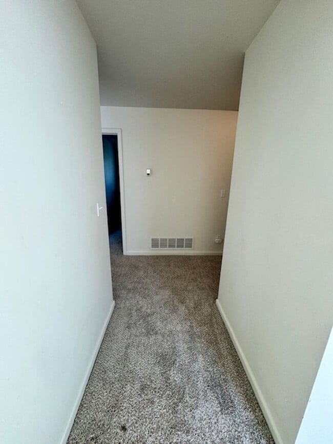 Photo - 3 Bedrooms, 2 Bathroom 4-plex; less than 2 miles to MSU