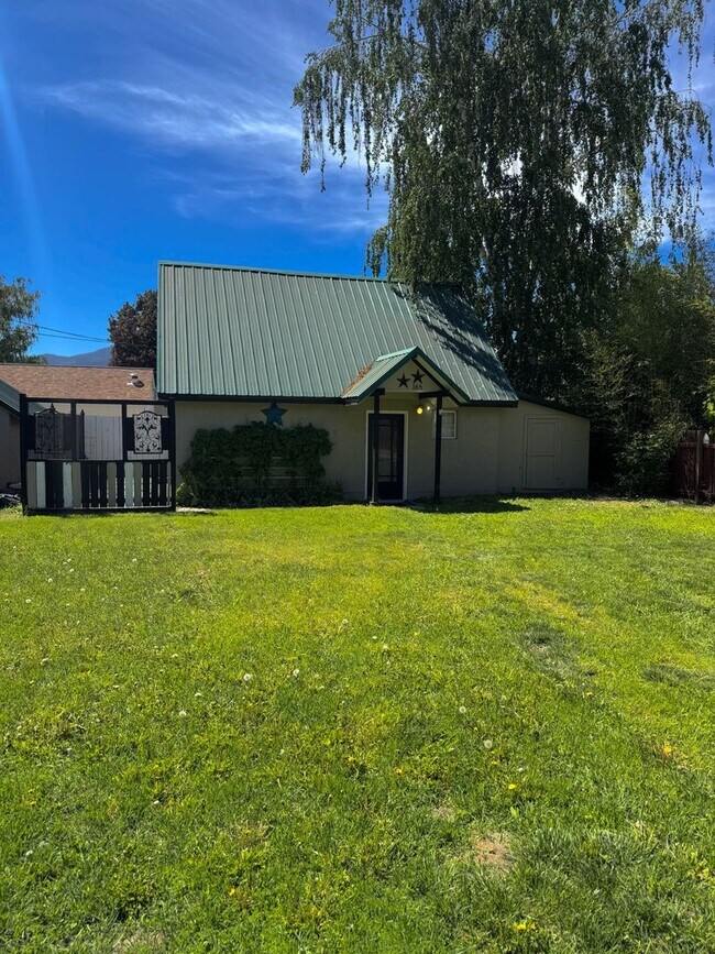 Photo - Charming 1-Bedroom Home – All Utilities In...