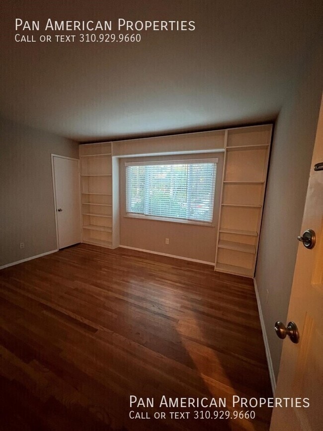 Building Photo - 335 S Los Robles Ave Unit J