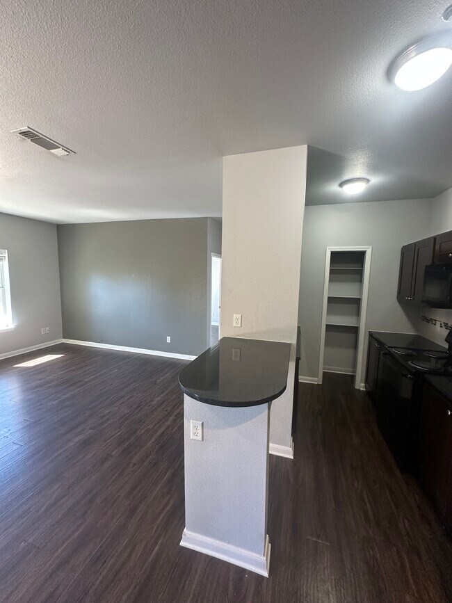 Cocina/Sala de estar - City Center Apartments