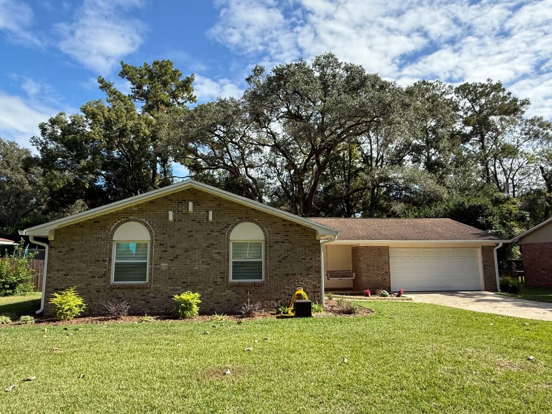 Fully Furnished Midtown Tallahassee Home - Fully Furnished Midtown Tallahassee Home