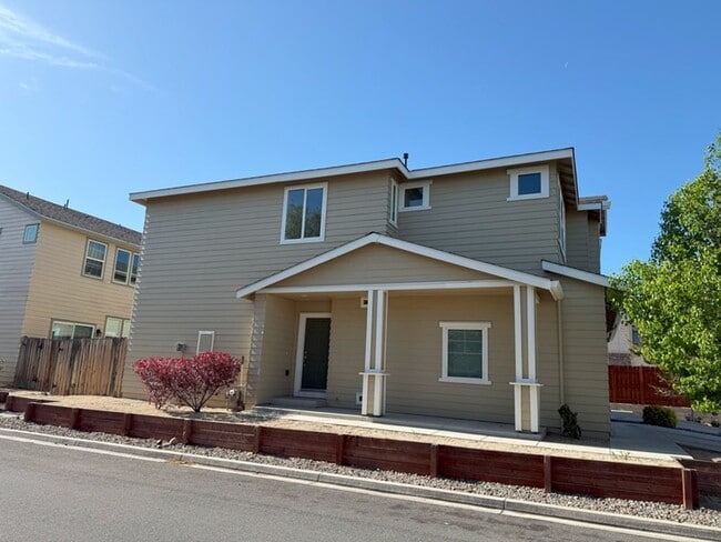 Building Photo - <b>Charming Three Bedroom Townhouse<br><br> Unit 4610 Ashbrooke Drive Reno, NV 89502