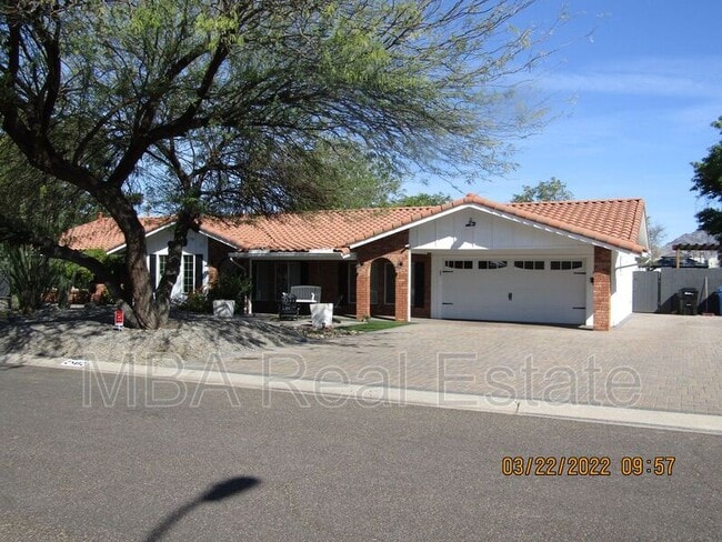 Photo - 2802 E Weldon Ave