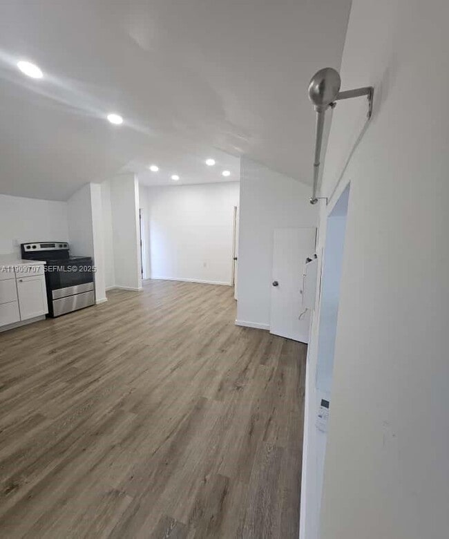 Photo - 1008 N 18th Ct Unit 102