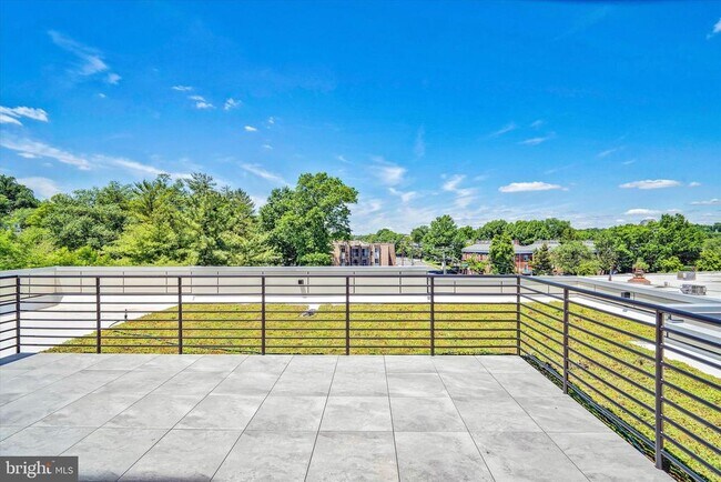 Photo - 228 W Glebe Rd Unit 301