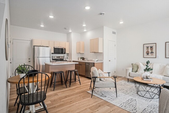 Building Photo - The 41Ellis Rental