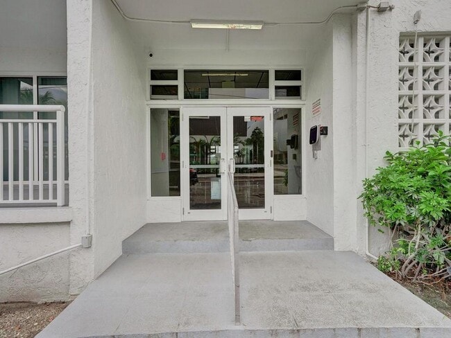 Photo - 200 S Birch Rd Unit # 305