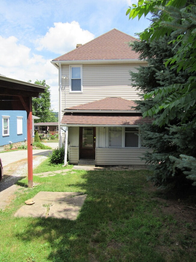 Photo - 2 to 3 bedroom home only $1,100.00 per month plus utilities.