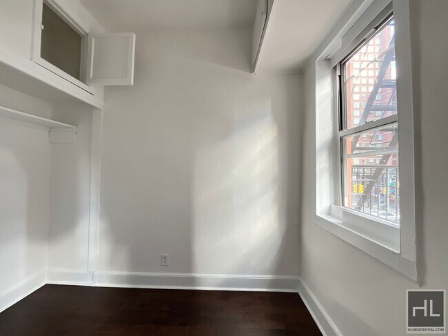 Photo - SECOND AVENUE Unit 3A