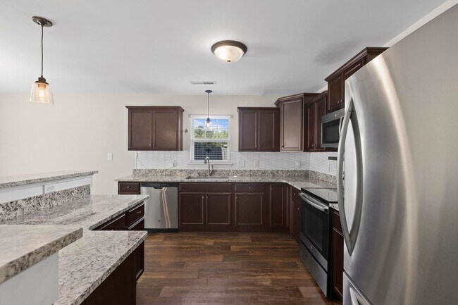 Photo - 3 bedroom with BONUS room in community pool neighborhood!