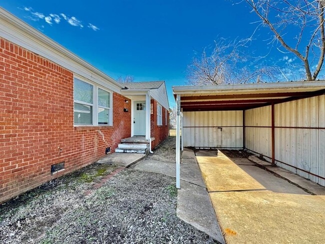 Photo - 705 N Key Blvd