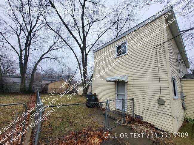 Photo - 32009 Ottawa St