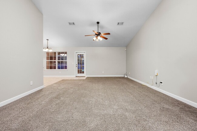 Photo - Beautiful 4/2 Minutes to NAS Pensacola Ava... House