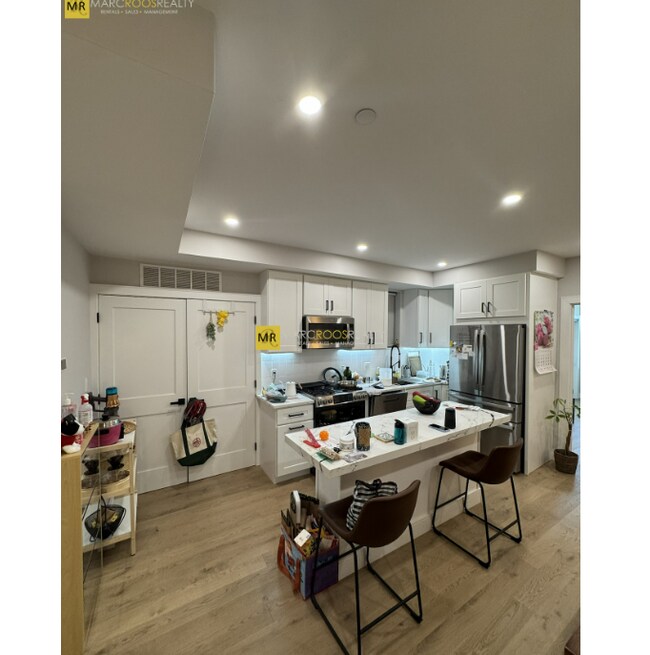 Photo - 169 Maverick St