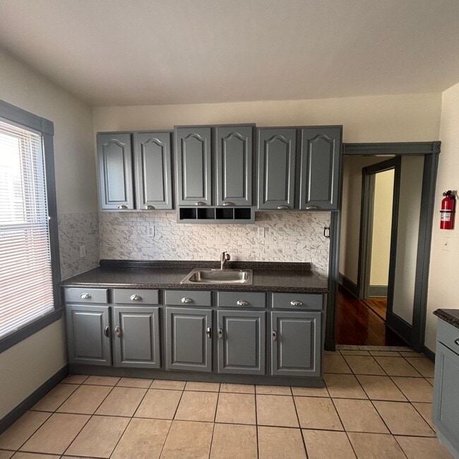 Photo - 19 Topliff St Unit 2