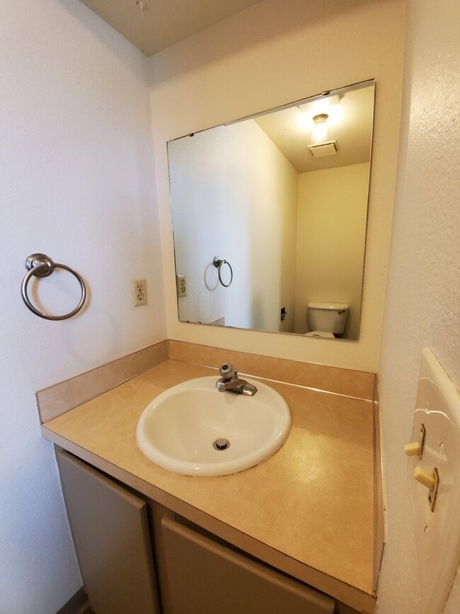 Photo - 1004 S Zillah Ct Unit B