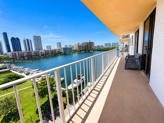 Photo - 290 174th St Unidad 1117