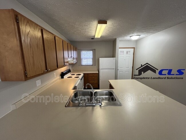 Photo - 567 Farrington St