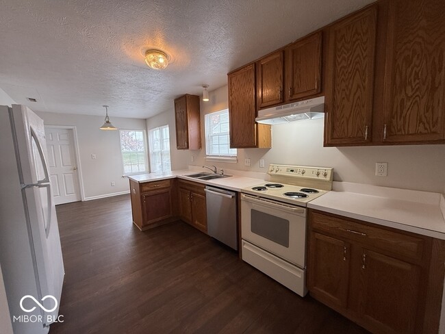 Photo - 7202 Parklake Cir