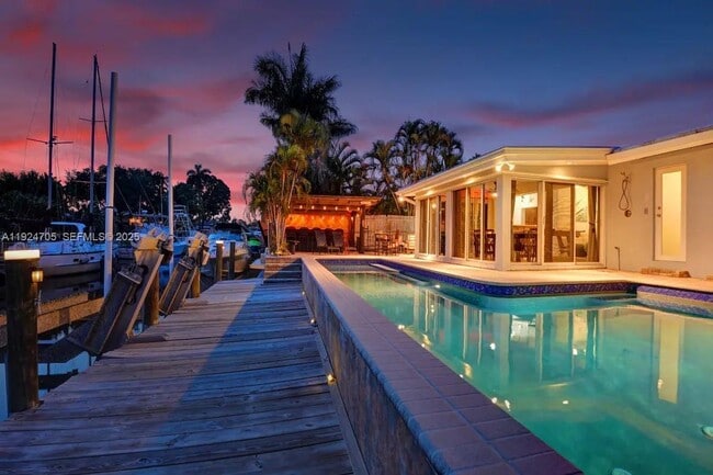 Photo - 2525 Gulfstream Ln