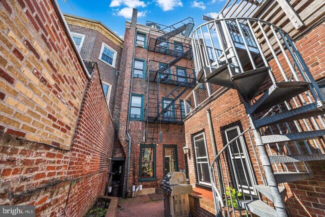Photo - 231 Pine St Unit 1