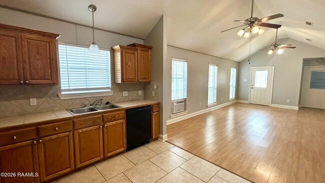 Photo - 18012 Woodhaven Dr