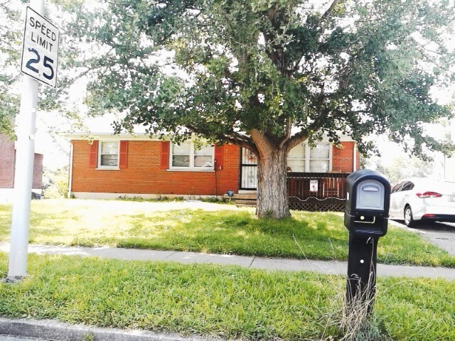 Photo - 562 Radcliffe Rd