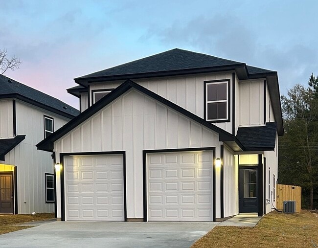 Building Photo - 8437 Harvard Dr Unit 8437 Harvard